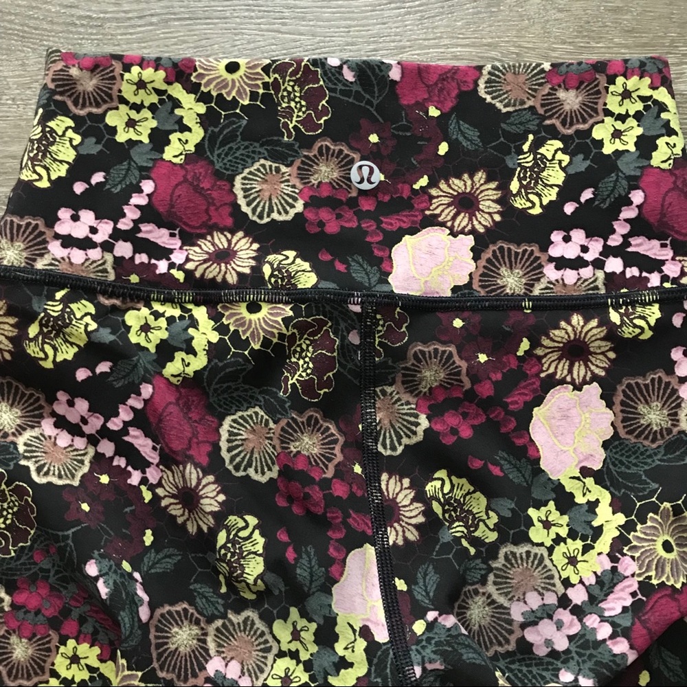 Lululemon Wunder Under Crop size 4